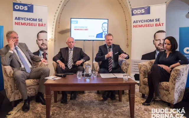 Zleva Tomáš Jirsa, Jan Zahradník, Petr Fiala