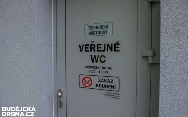 Veřejné toalety ve Stromovce