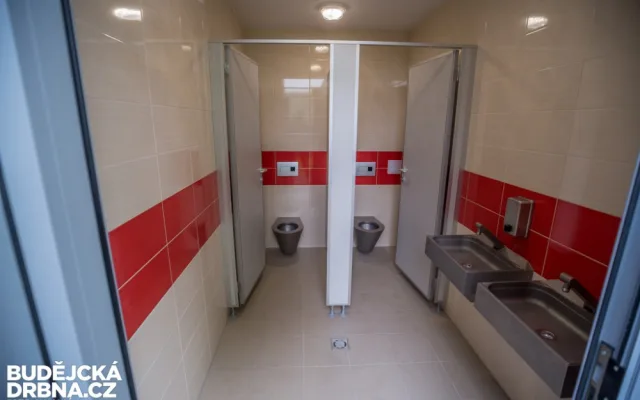 Veřejné toalety ve Stromovce