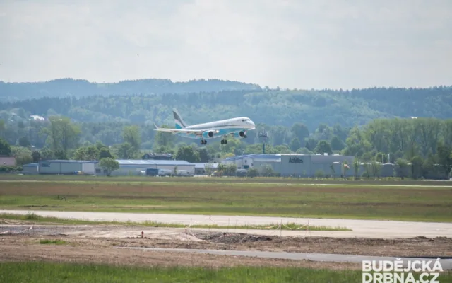 Embraer 190