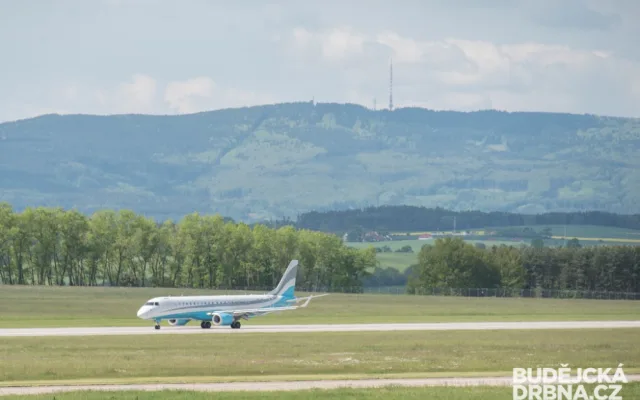Embraer 190