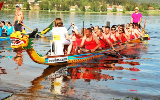 Dračí lodě na Lipně