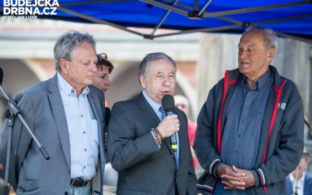 Prezident mezinárodní automobilové federace Jean Todt odstartoval 5. ročník New Energies Rallye