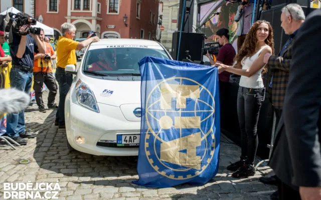 Prezident mezinárodní automobilové federace Jean Todt odstartoval 5. ročník New Energies Rallye