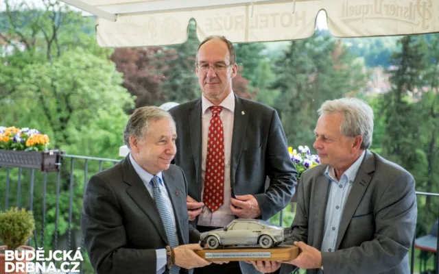 Prezident mezinárodní automobilové federace Jean Todt odstartoval 5. ročník New Energies Rallye