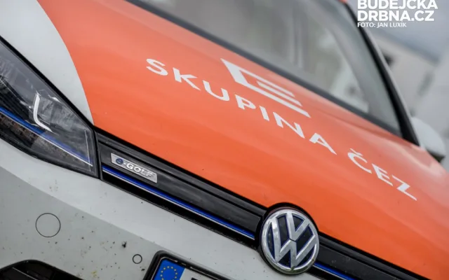 Volkswagen e-Golf při předání u Jaderné elektrárny Temelín