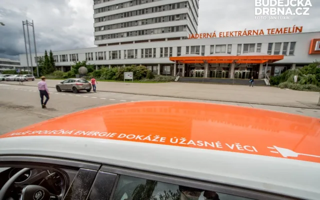Volkswagen e-Golf při předání u Jaderné elektrárny Temelín