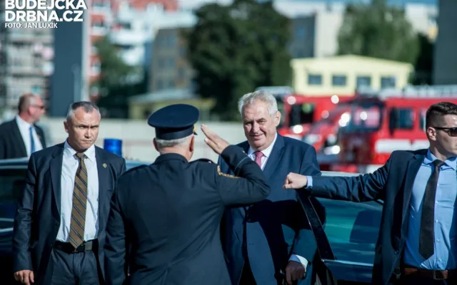 Miloš Zeman na návštěvě u budějckých hasičů