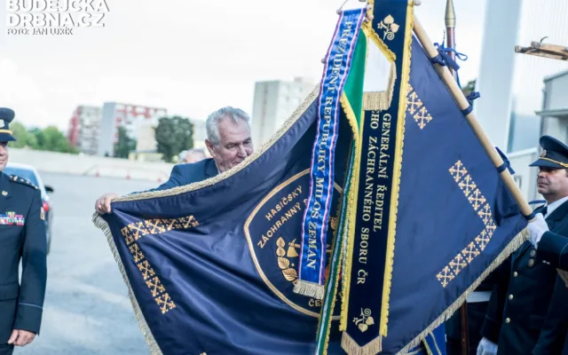 Miloš Zeman na návštěvě u budějckých hasičů
