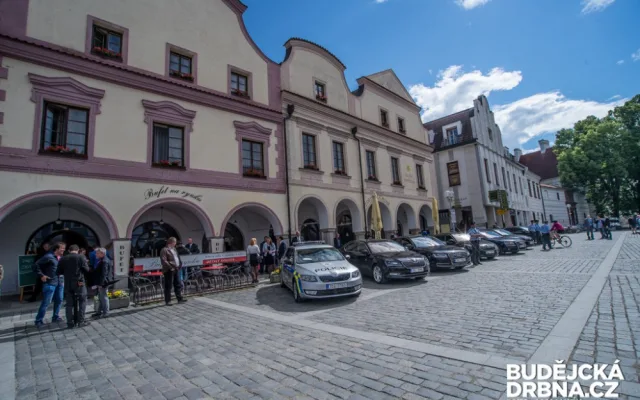 Bezpečnostní opatření před třeboňským hotelem