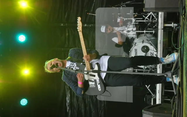 Frontman kapely nebe hudbu opravdu proß°v†