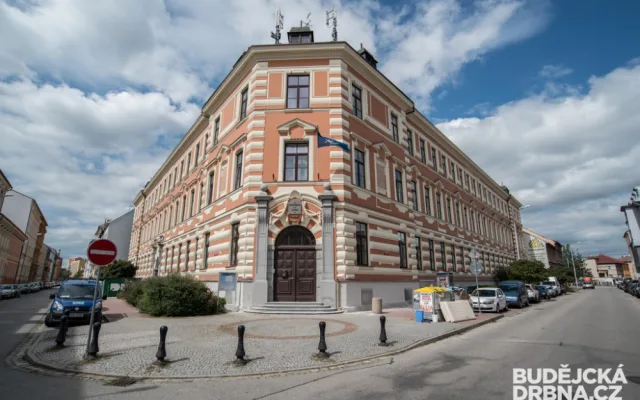 O prázdninách Jihočeský kraj investoval do oprav škol 90 milionů korun