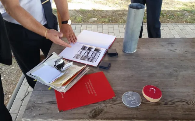 Vzkaz pro budoucí generace: Hasiči uložili cenné dokumenty do věžičky