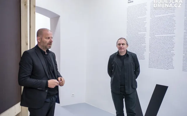 Kurátor výstavy Michal Škoda a autor Jan Šépka