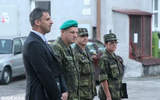 Odjezd pěší roty brihgádního generála Františka Vávry na cvičení Ample Strike 2016
