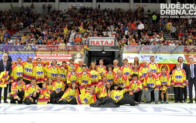 Členové Jihočeské filharmonie získali památeční dres