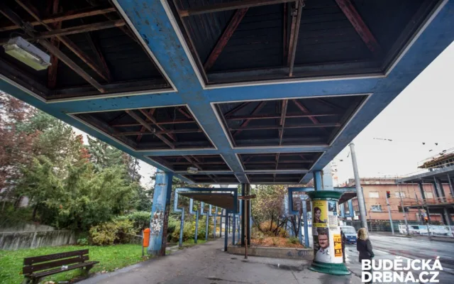 Specifické přístřešky na Pražské třídě zůstanou zachovány