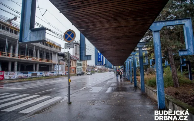 Specifické přístřešky na Pražské třídě zůstanou zachovány