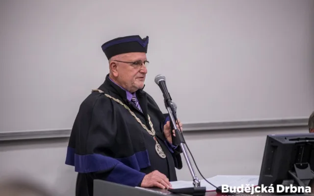 VŠTE mění statut. Bude univerzitou a vytvoří fakulty