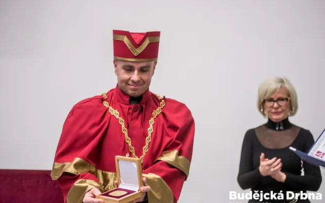 VŠTE mění statut. Bude univerzitou a vytvoří fakulty