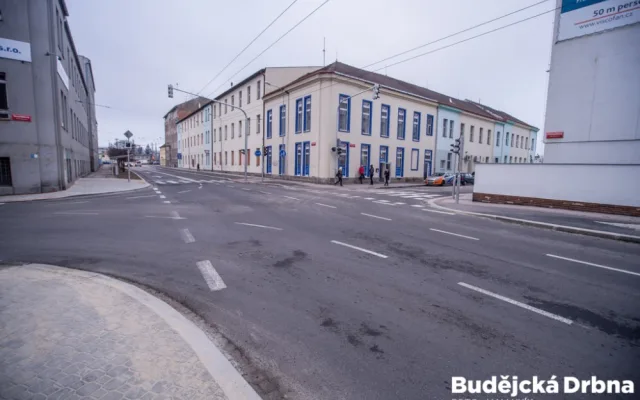 Zrekonstruovaná křižovatka ulic Dvořákova – Průmyslová