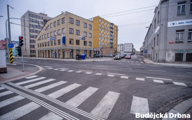 Zrekonstruovaná křižovatka ulic Dvořákova – Průmyslová