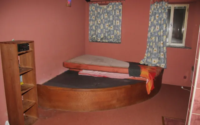 Táborští kriminalisté zadrželi pět kuplířů.