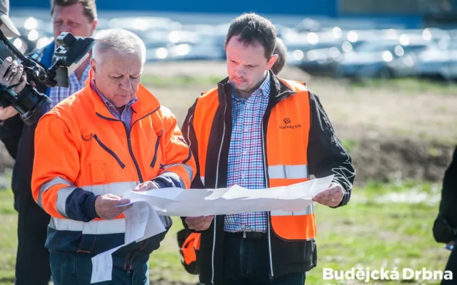 Zahájení stavby propojení dvou největších sídlišť v Českých Budějovicích, Máje a Vltavy.