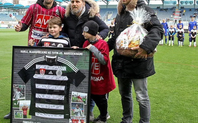 Legenda budějckého fotbalu Karel Poborský oslavil 45. narozeniny