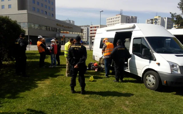 Cizinečtí policisté odhalili na stavbě v Budějcích dvanáct nelegálně pracujících cizinců.