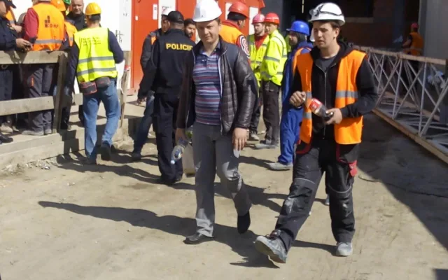 Cizinečtí policisté odhalili na stavbě v Budějcích dvanáct nelegálně pracujících cizinců.
