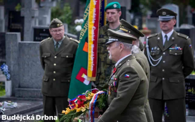 Uctění památky konce druhé světové války na hřbitově svaté Otýlie v Českých Budějovicích.