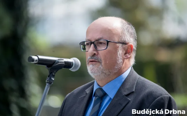 Uctění památky konce druhé světové války na hřbitově svaté Otýlie v Českých Budějovicích.