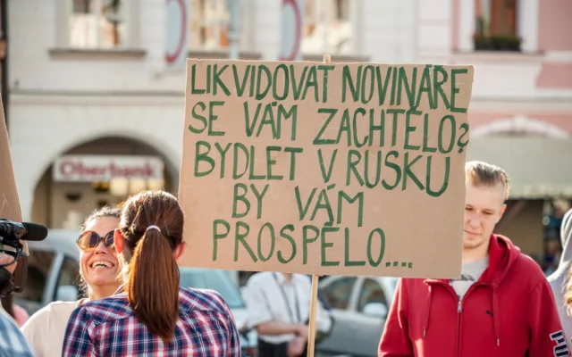 Českobudějovická protestní akce Je to na nás. Proč? Proto!