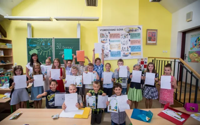 Předávání vysvědčení ve 3.C ZŠ Matice Školské v Českých Budějovicích.