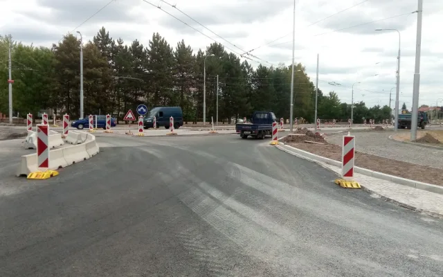 Křižovatka českobudějovických ulic Husova a Strakonická.