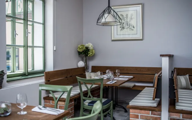 Valmer Restaurant & shop