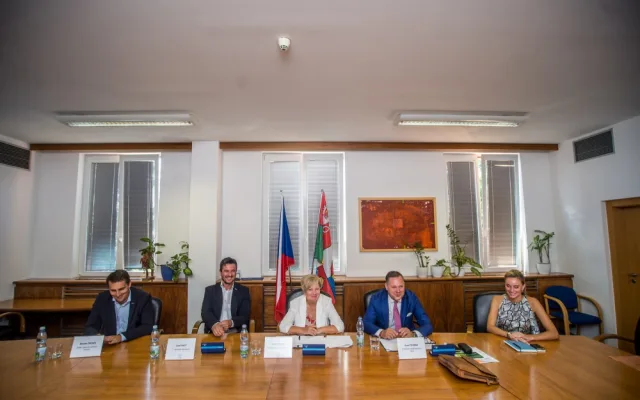 Podpis memoranda mezi společností ČEZ ESCO a Jihočeským krajem.
