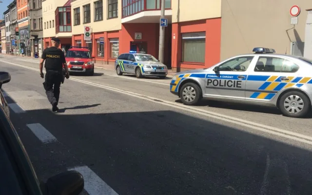 Dopravu na místě řídili policisté