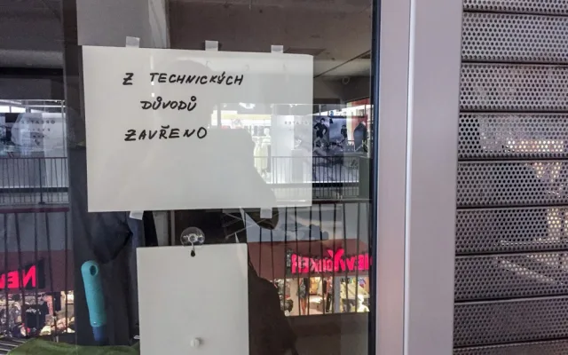 Vytopené obchody v IGY Centru.