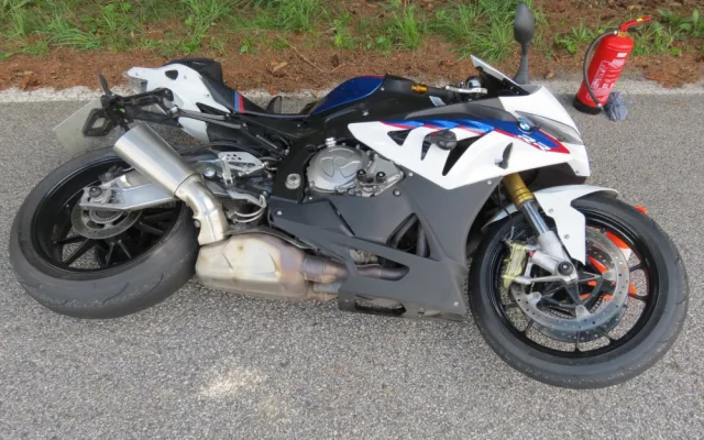 Nehoda motorkáře u Přední Výtoně.
