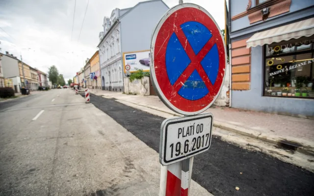 Oprava vodovodního řadu na Lidické třídě.