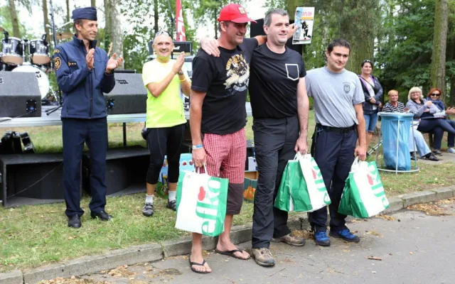 hočeští profesionální a dobrovolní hasiči bojovali v disciplínách TFA