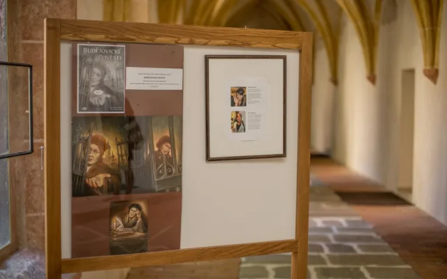 V Dominikánském klášteře na Piaristickém náměstí v Českých Budějovicích jsou až do 15. září k vidění originály kreseb Hany Jinderlové s textem Michaely Trnkové, které jsou v jejich nové komiksové knize Českobudějovické pověsti.