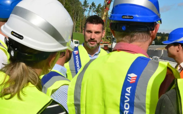 Krajský radní pro dopravu Jiří Švec si prohlédl dokončovací práce na stavbě dálnice D3 v úseku Borek – Úsilné.