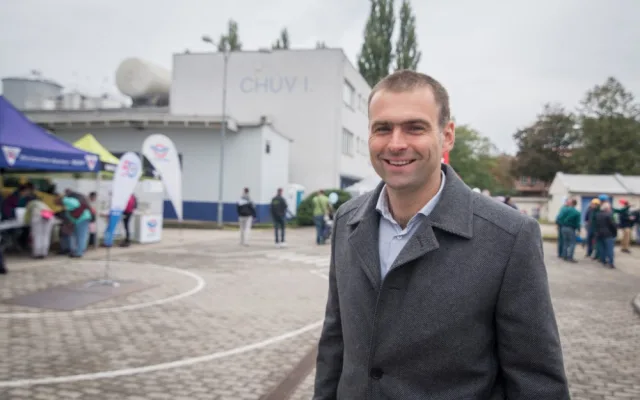 Den otevřených dveří v českobudějovické teplárně. Na snímku je předseda představenstva společnosti Václav Král.