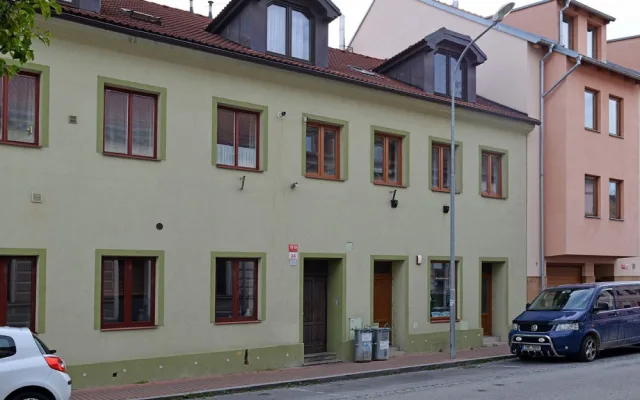 Jiří Gans bydlel ve Smetanově ulici v Českých Budějovicích.