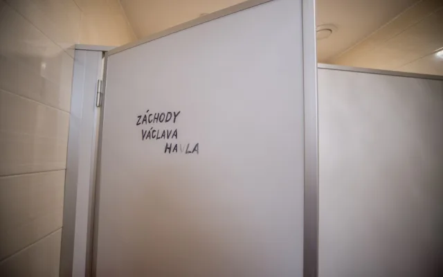 Veřejné toalety ve Stromovce.