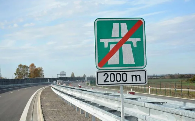 Ředitelství silnic a dálnic otevřelo ve čtvrtek 12. října nový úsek dálnice D3 Veselí nad Lužnicí - Bošilec dlouhý 5,1 kilometru