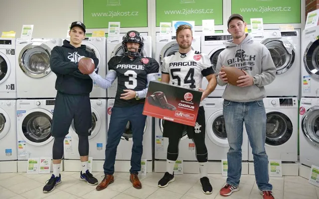 2. jakost slaví první narozeniny. Dorazili i hráči amerického fotbalu Black Panthers.